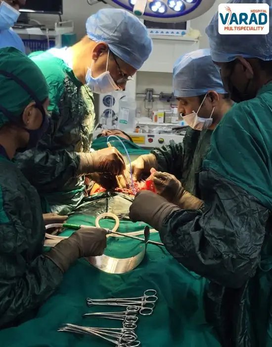 Dr. Vinayak Kshirsagar performing Intestinal Obstruction surgery in Pune - Best Gastroenterologist in Pune