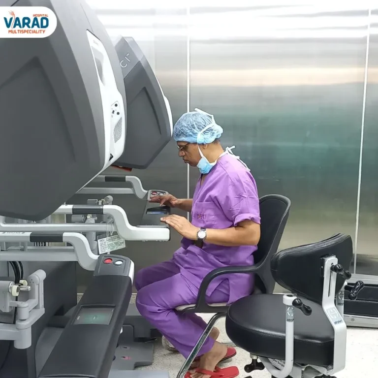 Dr. Vinayak Kshirsagar performing Robotic Surgery in Pune