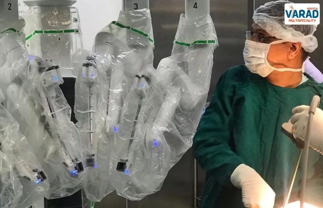 Dr. Vinayak Kshirsagar performing Robotic hernia surgery in Pune