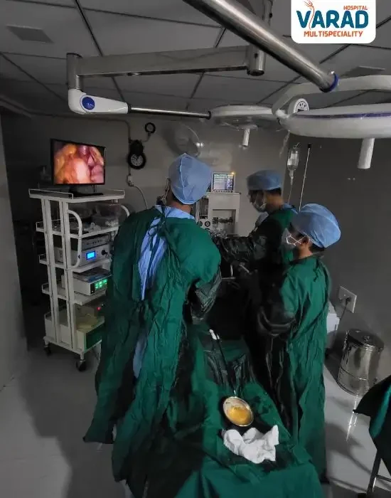 Team at Varad Hospital performing Gallbladder removal surgery in Punawale